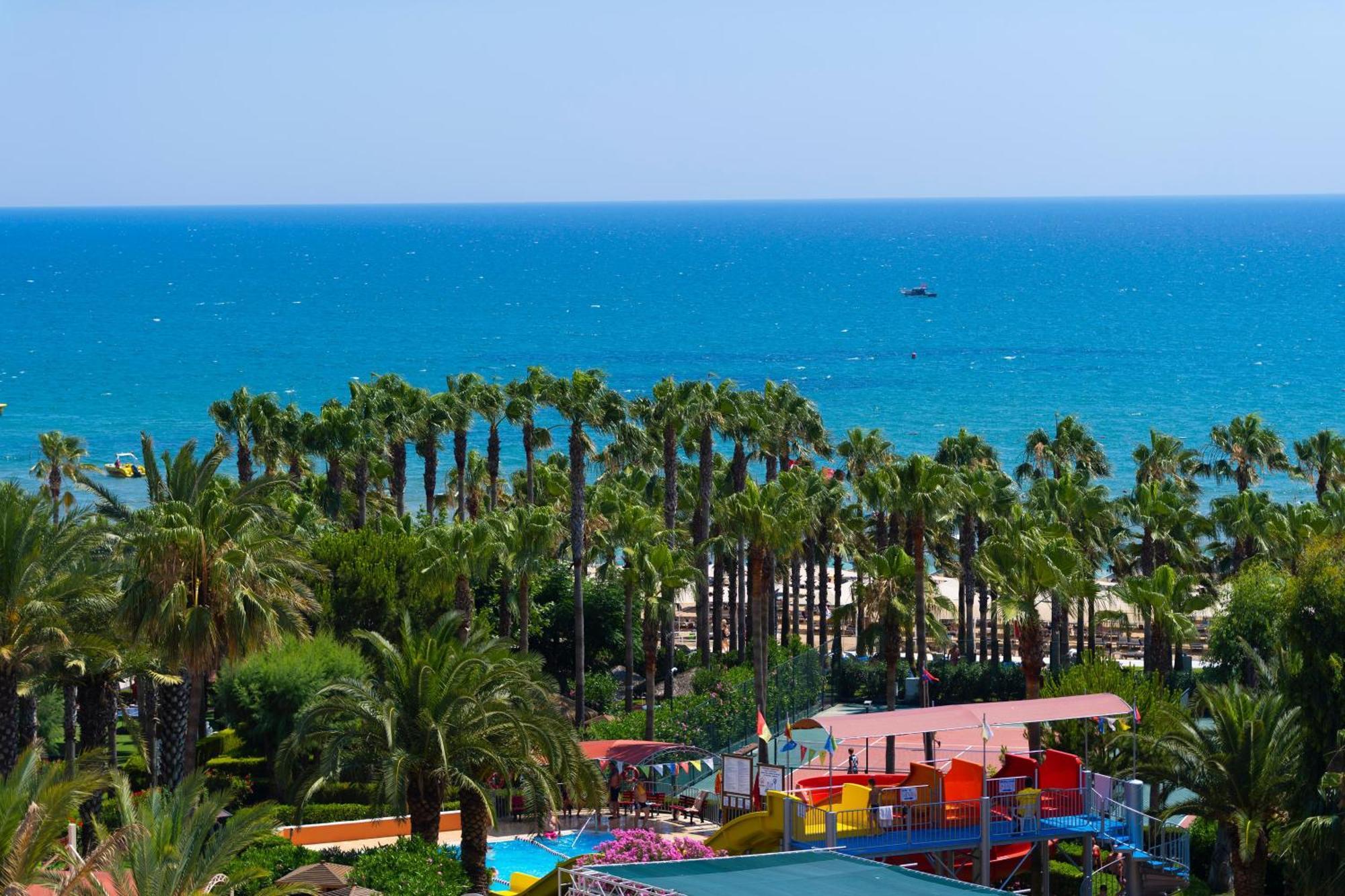 Miramare Beach Hotel Side Exterior photo