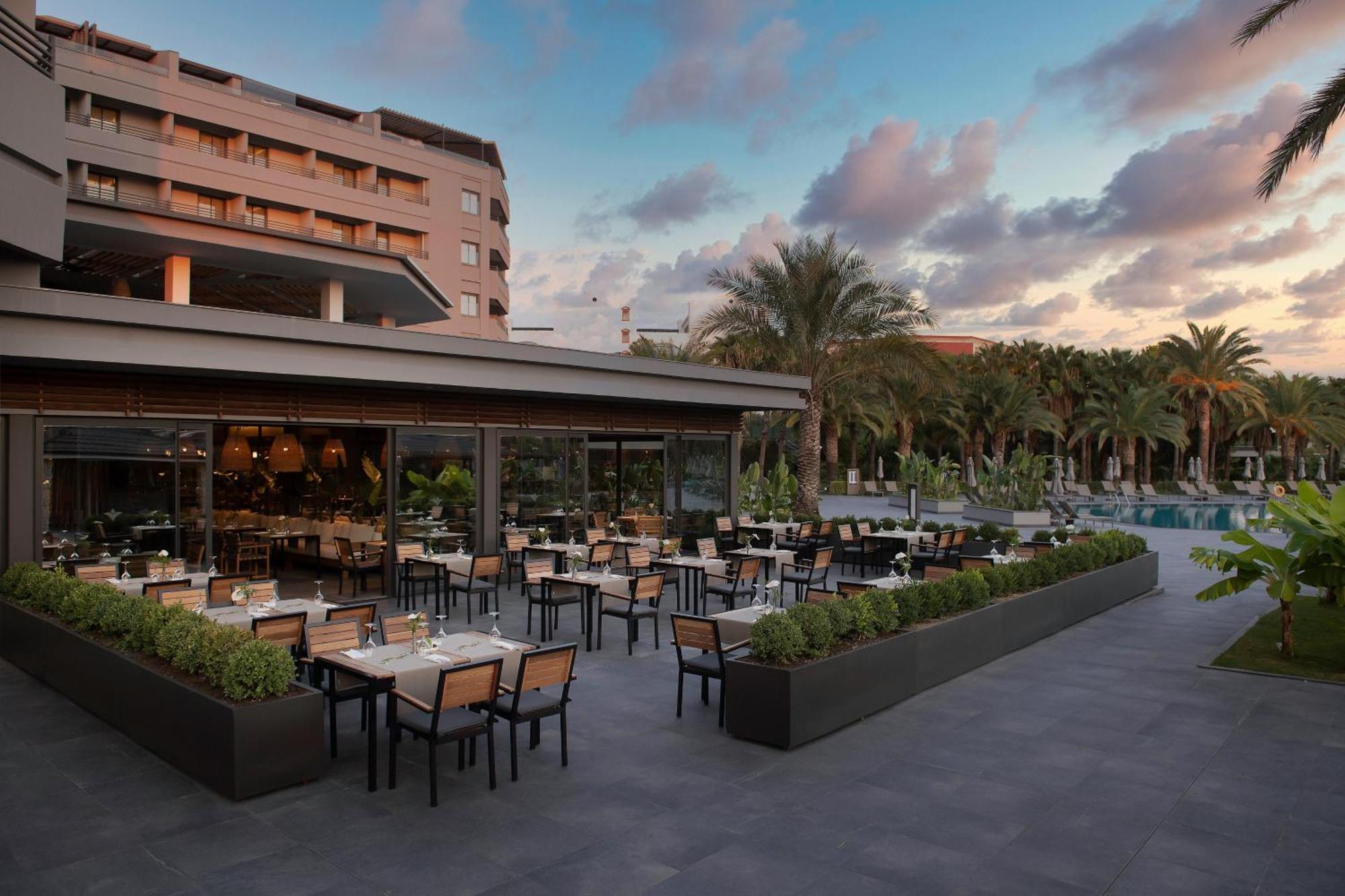 Miramare Beach Hotel Side Exterior photo